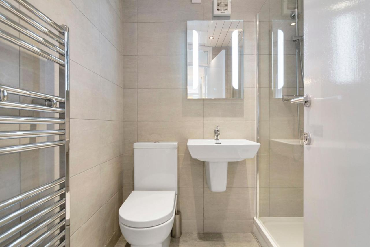 Central Belfast Apartments, Salisbury Экстерьер фото