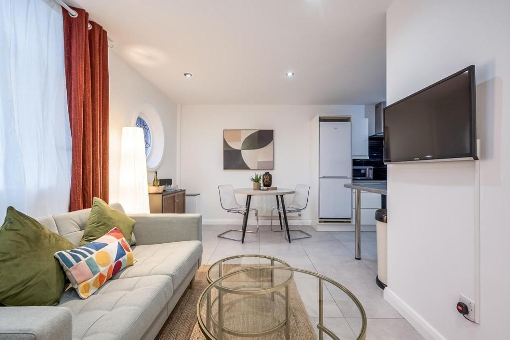 Central Belfast Apartments, Salisbury Экстерьер фото